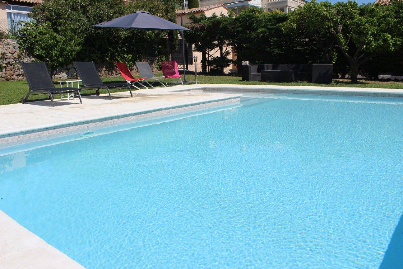 Piscine de La Bastide au Soleil